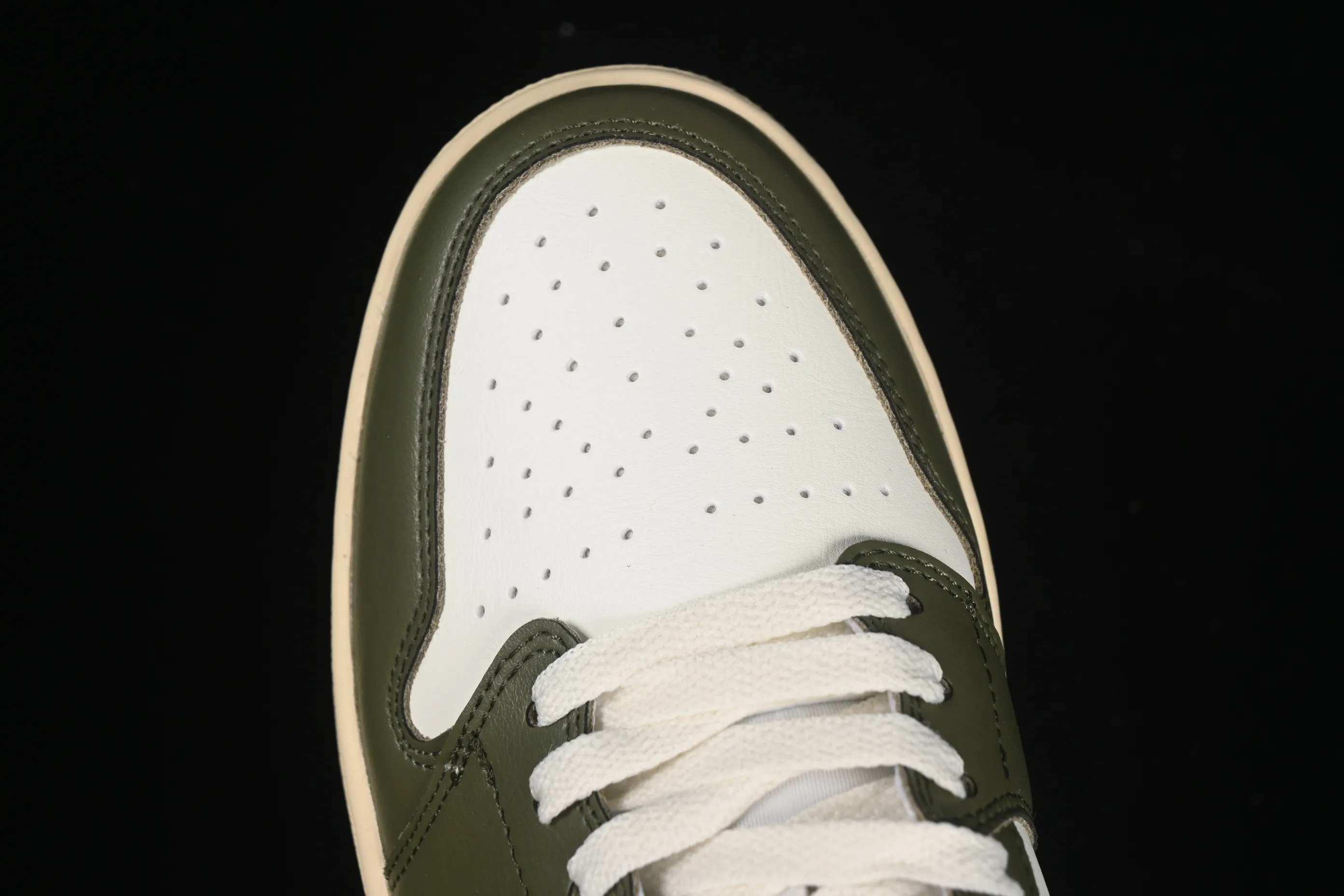 All categories Air Jordan Jordan series basketball shoes Air Jordan 1 Low Air Jordan 1 Low AJ1 Joe 1 army green and white low-top cultural and leisure sports sneakers DC0774-122